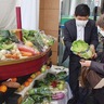 ＪＡ保土ケ谷支店　野菜宝船のお宝分け　地場野菜を来店者に配付