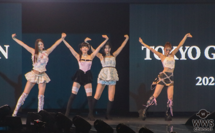 cosmosy、美脚あらわな衣装で登場！圧巻パフォーマンスでの