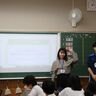 「ポイ捨てゴミのない街を」　第一学院高の生徒が小学校で授業　皆で考える時間に