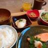 朝7時から営業している店舗が多く、早朝到着でも安心！