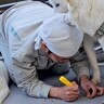 父が犬用の出入り口をDIY→家の中から呼んでみた結果…3匹が見せた『個性的な反応』が12万再生「邪魔かわいいｗ」「素晴らしい」と絶賛