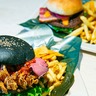 恐竜バーガーに1Lドリンク!?