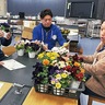 第一中おやじの会　卒業祝う藤沢の花　被災地へ届けて13年