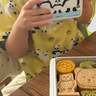 尾崎里紗アナ、品川駅構内で発見した可愛すぎるクッキー缶を紹介「世の中は可愛いもので溢れている…」