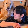 想像以上の名アシスタント…！大型犬に指示を出したら→まさかの『料理を手伝ってくれる光景』が10万再生「お利口すぎ」「幸せな時間」
