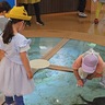 ふれあい科学館　淡水エイ、上から観察　「水上散歩水槽」も特別仕様