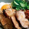 とりあえず焼く！「焼き豚目玉焼き丼」