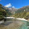 【神が降り立つ地】美しすぎる山々に囲まれた上高地に行ってきた