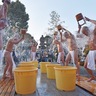祈りの水しぶき　海老名の常在寺