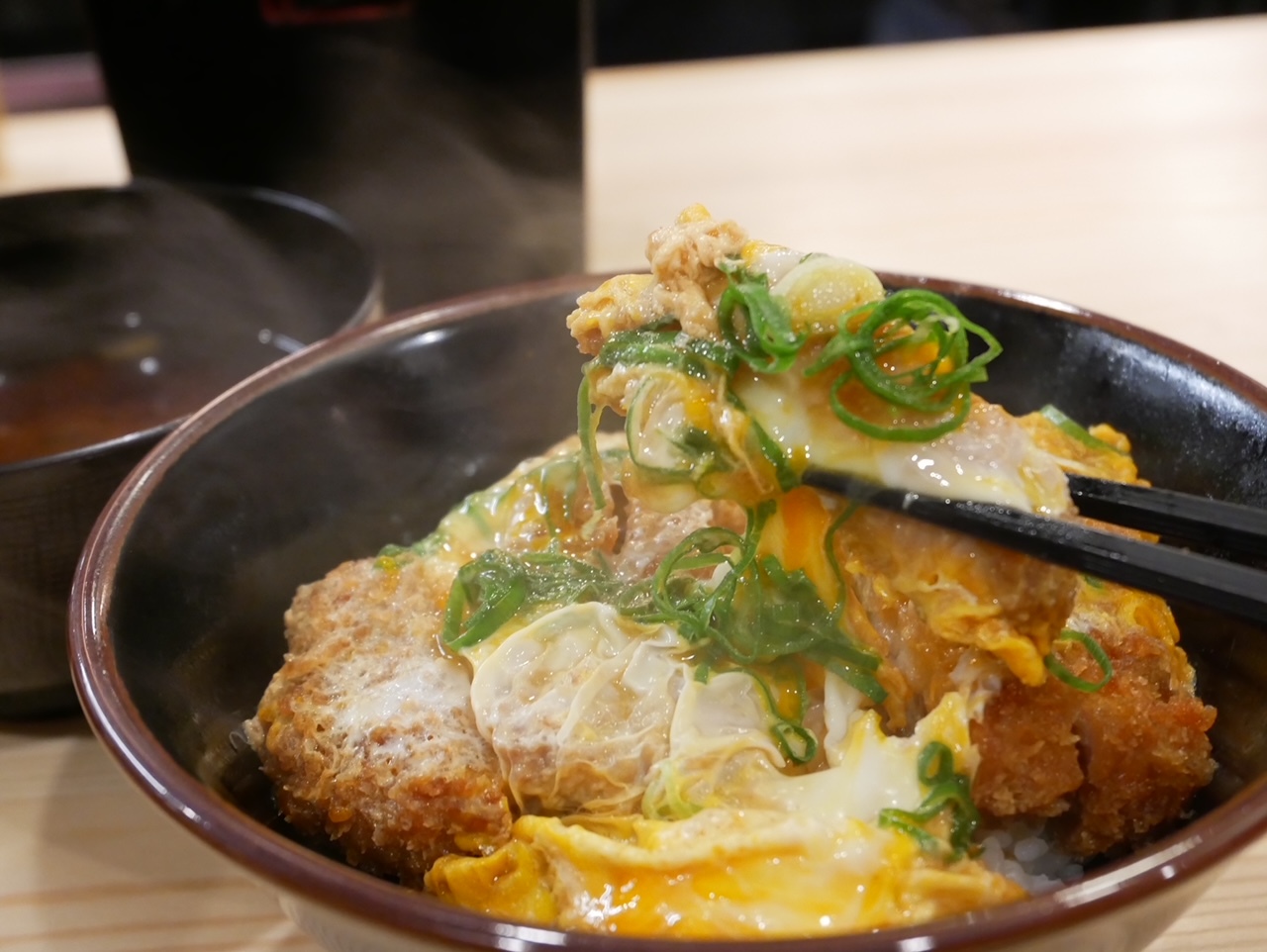 カツどん hqdefault.jpg