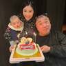 山本圭壱、57歳の誕生日を妻・西野未姫と娘と一緒にお祝い「おめでとうございます」「素敵な誕生日」の声