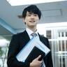 【リアル給与明細】32歳、販売職。生活が厳しい……。でも地方なので車が手放せません【FPが解説】