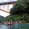 飯山小児童　宮ヶ瀬湖でカヌー体験