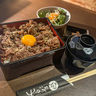 コスパ最高の焼肉ランチ！厳選されたブランド牛をたっぷり使った焼肉重で満腹！｜倉吉市