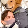 初めてゴンドラに乗ったら、一緒にいた大型犬が…予想以上に『大パニックになる光景』が49万再生「しがみついてるｗ」「なんて微笑ましい家族」