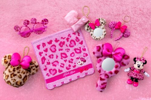 ピンク×ヒョウ柄のY2Kファッションを楽しむ ミニーの東京