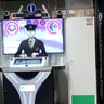 新橋駅で働くロボは今日も300回話しかけられてる（真面目な質問は3割だけど）