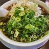 【京都ラーメン】王道の九条ネギたっぷり豚骨醤油味が地元不動の人気「たかばしラーメン」