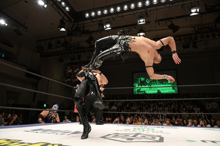 THE RAMPAGE武知海青、プロレスデビュー5戦目で自力初勝利＆タイトル初