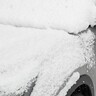 「冬がやってきた」朝起きたら車の上に大量の雪が……この状態をなんて呼ぶ？