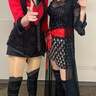 北山みつき、山本リンダとの2ショットを公開「合わせたみたいな衣裳になってしまいました」