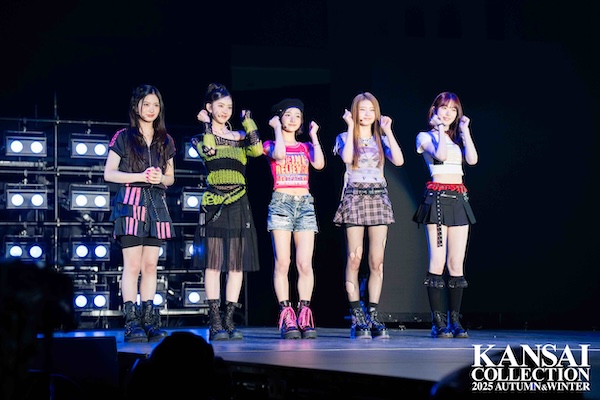【関送込 匿名発】KILLWINNER スマイリーフェイス 人気モデル 韓国の5人組ガールズグループ・KiiiKiii（키키）、個性的で色