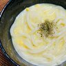 温めた「冷凍うどん」に混ぜる“意外過ぎるスープ”とは？冷える朝に食べたい“あったかメニュー”