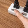 「延長コード」の寿命とやってはいけない“３つのNG”「何気なく使ってた…」「感電・火災のリスクも」