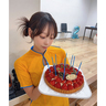 「おめでとうございます」青山ひかる、美貌きわだつ衣装で誕生日を報告！ファンおめでとうの声！