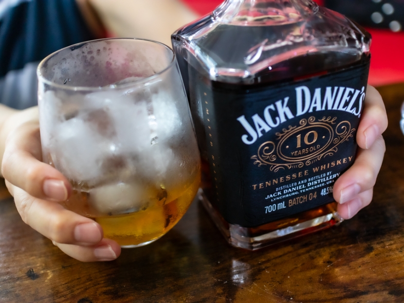 ひろゆき！ジャックダニエル10年 700ml 100年ぶりに復活！限定ウイスキー『ジャックダニエル』10年熟成版が魂