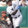 フェンス直撃の二塁打でOP戦打率.333と打撃好調！大山悠輔/佐藤輝明との阪神開幕スタメン争いに一石投じる新助っ人とは！？