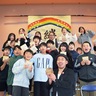 アーティスト村　旅立ちに感謝込め　統合の田浦小に作品贈呈