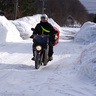 大雪でもバイクで配達してくれる郵便局員さんって神？どうやって雪道を運転しているか局員さんに聞いてみた