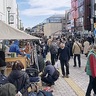 骨董市の賑わい、今年も　「初市」に多くの人出