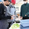 二俣川小　地元農家と授業で交流　提供野菜で調理実習