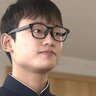 道に迷ったおばあさんに自分の服をかけ…男子中学生は雪の道を半袖半ズボンでおんぶをして交番へ届けた