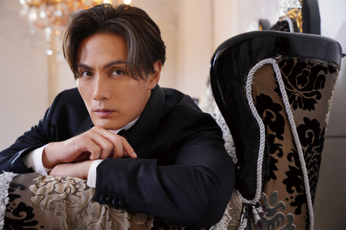 加藤和樹、41歳の誕生日に全カット撮りおろしの「加藤和樹2026年