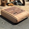 木のぬくもり×ゲーム愛　ファンが手作りした「木製スーファミ」が話題に