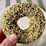 ミスド定番「ゴールデンチョコレート」を徹底解剖！つぶつぶの正体は何？