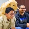 大型犬の前で『ゲームに夢中になった』結果…どうしても構ってほしい『必死すぎる姿』が可愛いと56万再生「アピールがｗ」「大好きなのね」