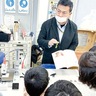 東戸塚小４年５組　バリアフリー図書を学ぶ　視覚障害を疑似体験