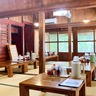 登録有形文化財「屋宜家」沖縄県産の海藻”アーサそば”と自家製ジーマミ豆腐とジューシー。食後には”沖縄ぜんざい”（八重瀬町）