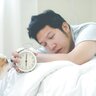 犬が『朝早く起きる』6つの理由　生活リズムや睡眠環境の整え方まで解説