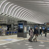 地下鉄三宮駅「光のランウェイ」が完成形になったので見てきた