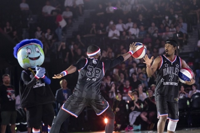ハーレム・グローブトロッターズ シャツ L Harlem Globetrotters XL ハーレムグローブトロッターズ - メルカリ
