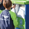 市内初「赤くない」ポスト　ベルマーレ色で地域活性