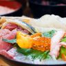 【姫路】｢新竹三楽(しんたけさんらく)｣姫路中央卸売市場内の食堂でコスパ抜群の海鮮丼を堪能！