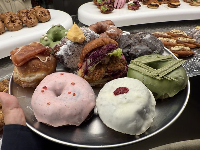 まるちゃん ドーナツshop まるちゃん ドーナツshop A fresh donut specialty store with