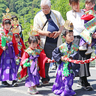 釈迦の誕生祝う「花まつり」　子どもたちが練り供養　名張市仏教会