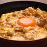 赤ワインと醤油をベースにした秘伝のタレの上に、スパイスを配合！「鳥開総本家」の手羽先【名古屋コーチン】